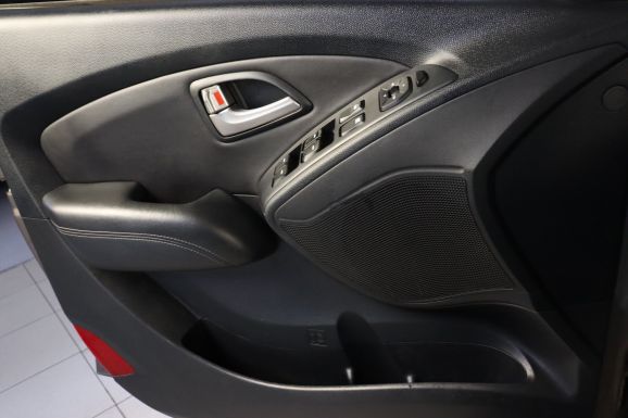 Hyundai ix35, 2.0 л, АТ, 2012 фото 8