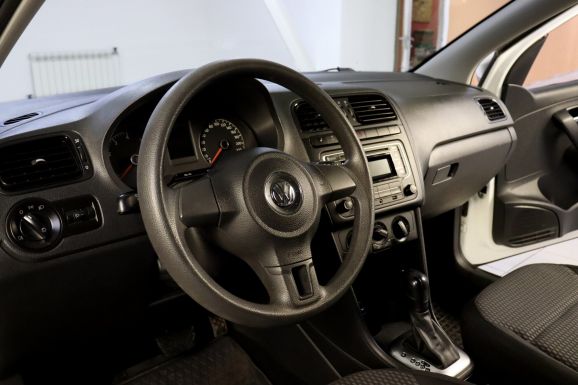 Volkswagen Polo, 1.6 л, АТ, 2013 фото 9