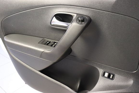 Volkswagen Polo, 1.6 л, АТ, 2013 фото 2