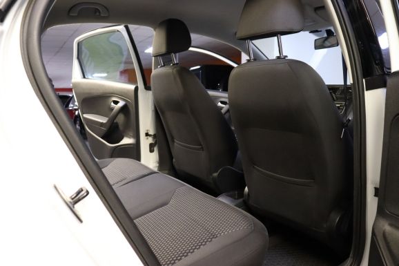 Volkswagen Polo, 1.6 л, АТ, 2013 фото 1