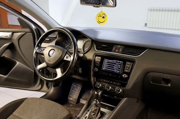 Skoda Octavia, 1.8 л, Робот, 2017 фото 7