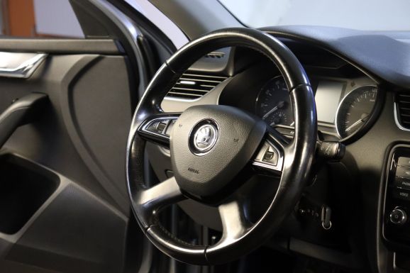 Skoda Octavia, 1.8 л, Робот, 2017 фото 17