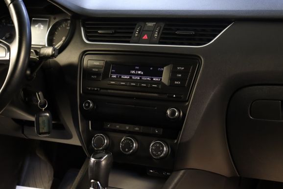 Skoda Octavia, 1.2 л, Робот, 2014 фото 8