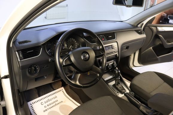 Skoda Octavia, 1.2 л, Робот, 2014 фото 10