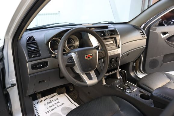 Geely Emgrand X7, 2.4 л, АТ, 2015 фото 8
