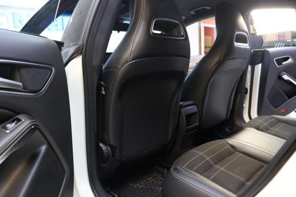 Mercedes-Benz CLA, 1.6 л, Робот, 2015 фото 1