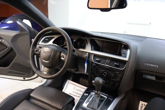 Audi A5, 2.0 л, Робот, 2010 фото 8