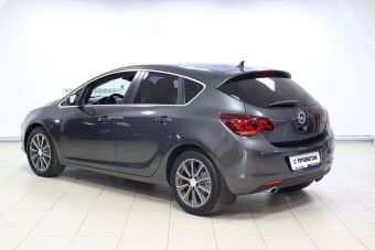 Opel Astra, 1.6 л, АКПП, 2011 фото 5