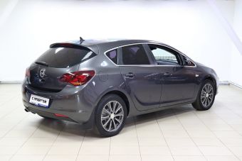Opel Astra, 1.6 л, АКПП, 2011 фото 6
