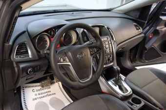 Opel Astra, 1.6 л, АКПП, 2011 фото 10