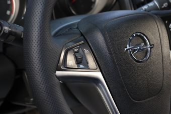 Opel Astra, 1.6 л, АКПП, 2011 фото 12