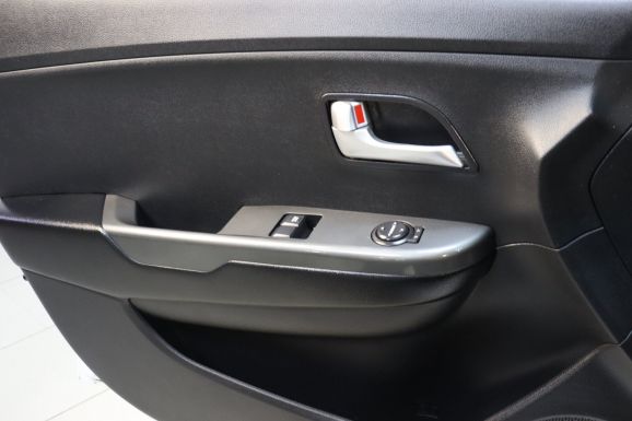 Kia Rio, 1.4 л, МТ, 2013 фото 8