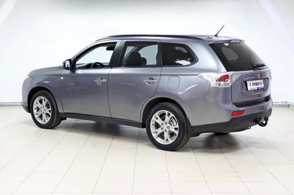 Mitsubishi Outlander, 2.4 л, Вариатор, 2013 фото 6