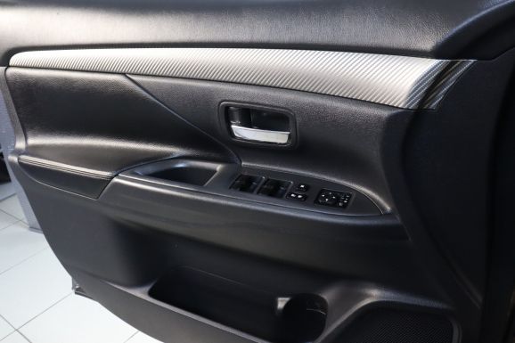 Mitsubishi Outlander, 2.4 л, Вариатор, 2013 фото 8