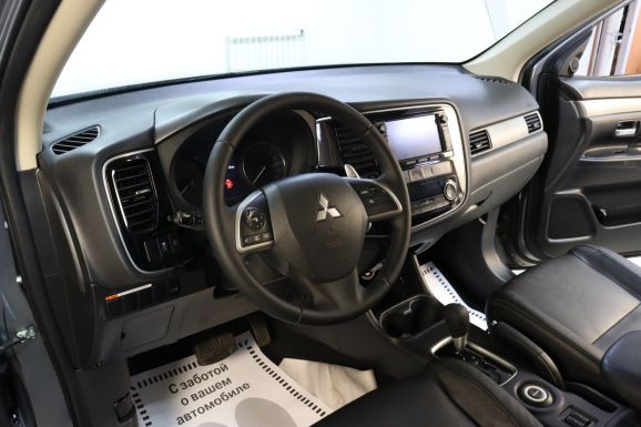 Mitsubishi Outlander, 2.4 л, Вариатор, 2013 фото 10