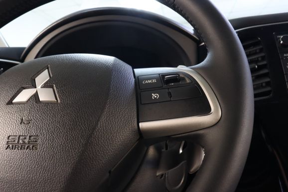 Mitsubishi Outlander, 2.4 л, Вариатор, 2013 фото 2