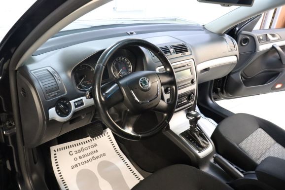 Skoda Octavia, 1.8 л, Робот, 2013 фото 9