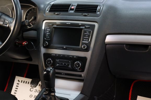 Skoda Octavia, 1.6 л, МТ, 2012 фото 2