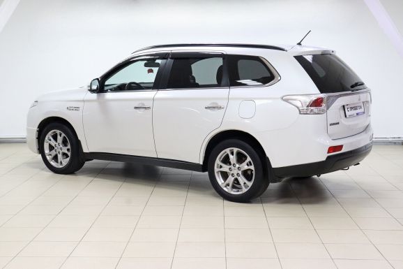 Mitsubishi Outlander, 3.0 л, АТ, 2013 фото 6