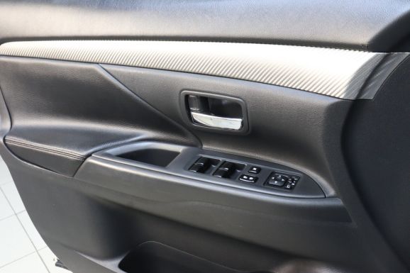 Mitsubishi Outlander, 3.0 л, АТ, 2013 фото 8