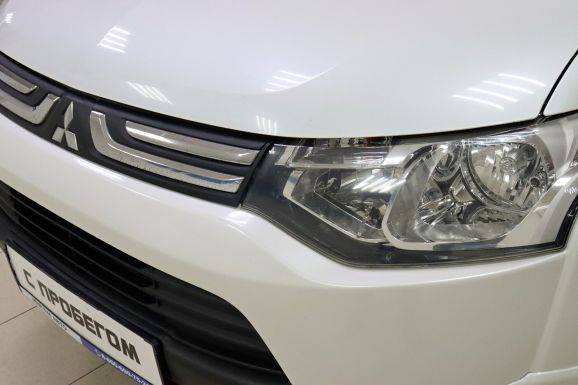 Mitsubishi Outlander, 3.0 л, АТ, 2013 фото 1