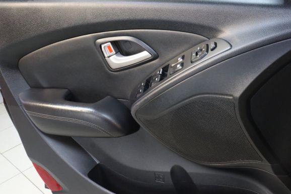 Hyundai ix35, 2.0 л, АТ, 2013 фото 1