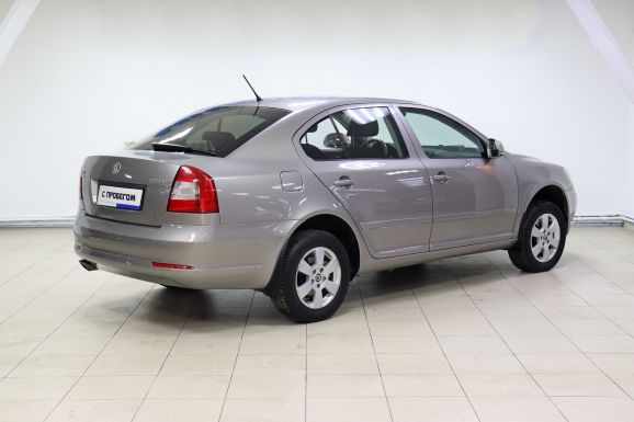 Skoda Octavia, 1.8 л, Робот, 2012 фото 6