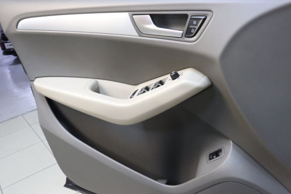 Audi Q5, 2.0 л, Робот, 2011 фото 13