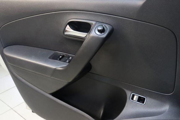 Volkswagen Polo, 1.6 л, АТ, 2014 фото 8