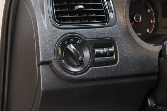 Volkswagen Polo, 1.6 л, АТ, 2014 фото 10