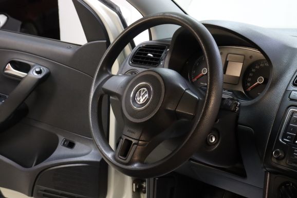 Volkswagen Polo, 1.6 л, АТ, 2014 фото 2