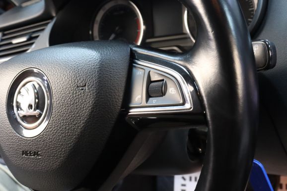 Skoda Octavia, 1.8 л, Робот, 2017 фото 14