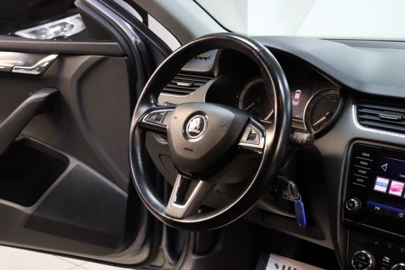 Skoda Octavia, 1.8 л, Робот, 2017 фото 2