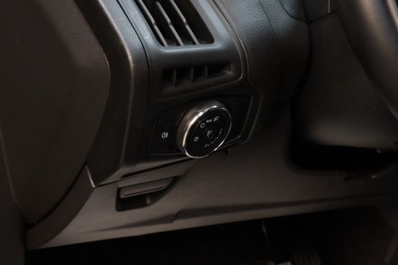 Ford Focus, 1.6 л, Робот, 2014 фото 7