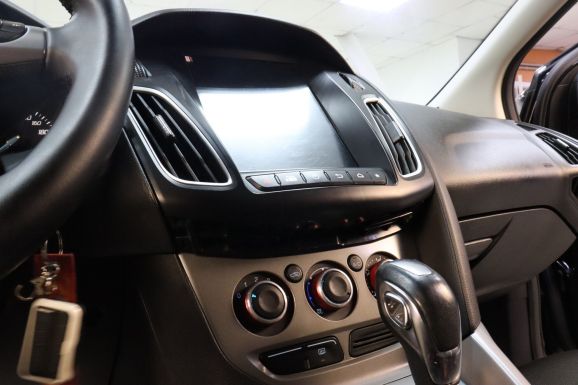 Ford Focus, 1.6 л, Робот, 2014 фото 9