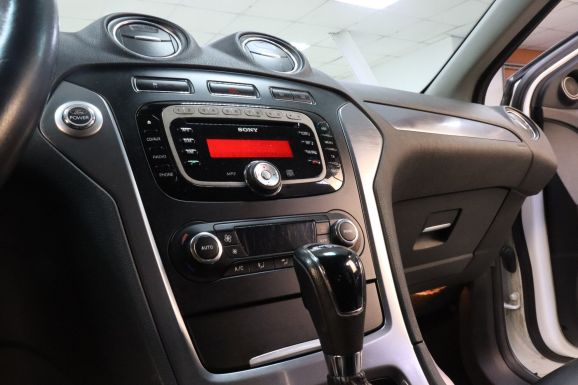 Ford Mondeo, 2.0 л, Робот, 2012 фото 11