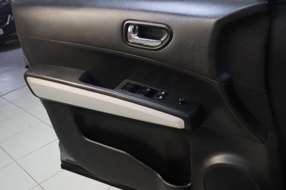 Nissan X-Trail, 2.5 л, Вариатор, 2010 фото 8