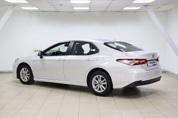 Toyota Camry, 2.5 л, АТ, 2020 фото 6
