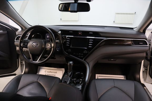 Toyota Camry, 2.5 л, АТ, 2020 фото 13