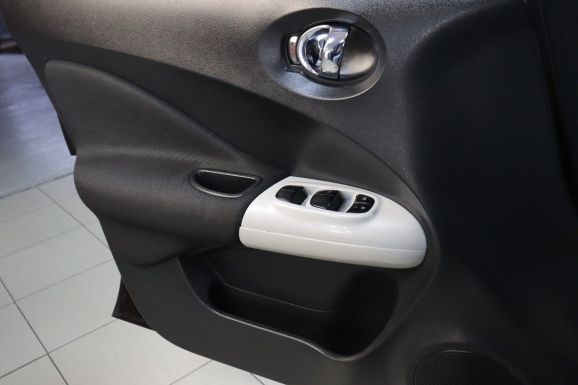 Nissan Juke, 1.6 л, Вариатор, 2014 фото 13