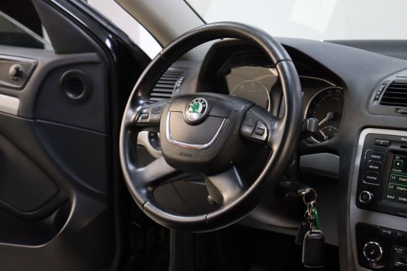 Skoda Octavia, 1.8 л, Робот, 2011 фото 2