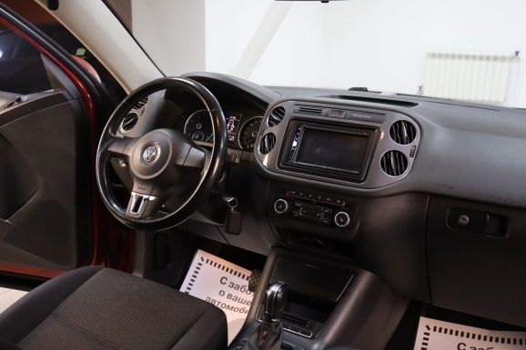 Volkswagen Tiguan, 1.4 л, Робот, 2013 фото 12
