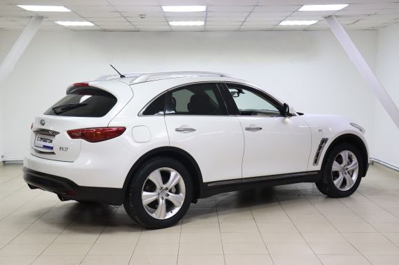 Infiniti FX, 3.7 л, АТ, 2011 фото 4