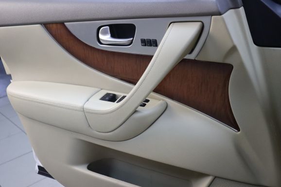 Infiniti FX, 3.7 л, АТ, 2011 фото 8