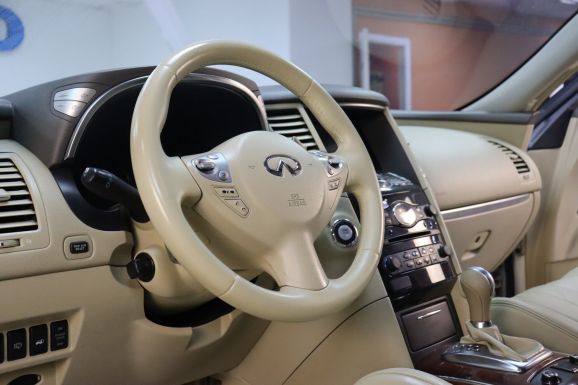 Infiniti FX, 3.7 л, АТ, 2011 фото 16