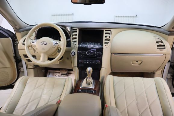 Infiniti FX, 3.7 л, АТ, 2011 фото 17