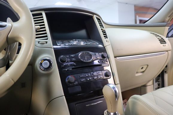 Infiniti FX, 3.7 л, АТ, 2011 фото 19