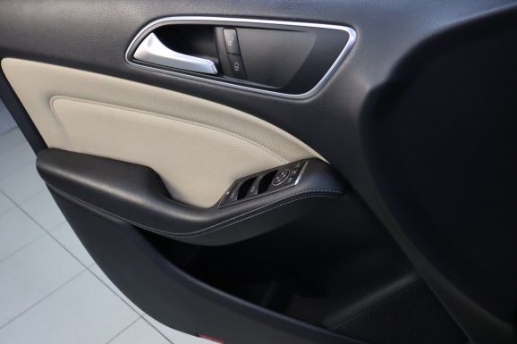 Mercedes-Benz B-Класс, 1.6 л, Робот, 2017 фото 2