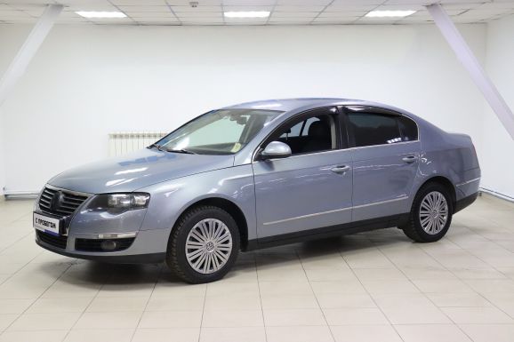 Volkswagen Passat, 1.8 л, Робот, 2010 фото 3