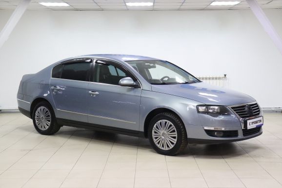 Volkswagen Passat, 1.8 л, Робот, 2010 фото 5